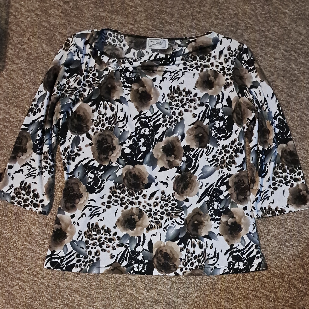 Elegant Floral Patterned Blouse In Black And Brown